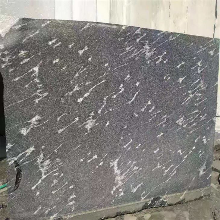 Fiskur svartur granít